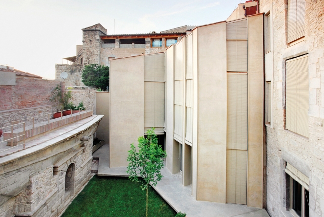 COLLAGE HOUSE, GIRONA, 2006-2010, photo José Hevia