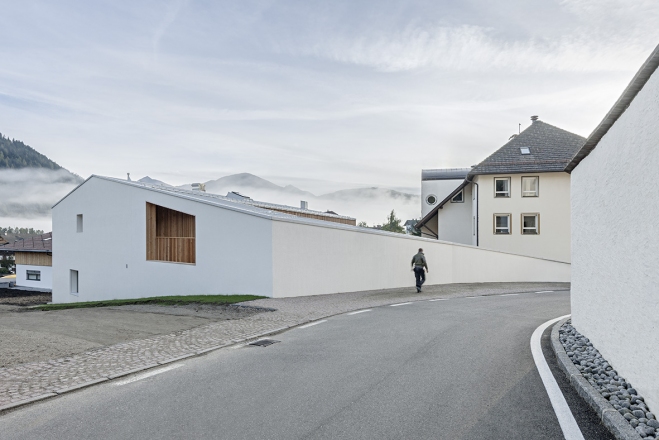 2017 Piranesi Honorable Mention: Kindergarten Niederolang, Olang, Italy, 2016, Feld72 Architekten, photo Hertha Hurnaus