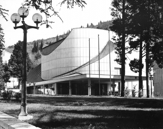 Avditorij in letno gledališče, Portorož, 1970–72, arh. Edo Mihevc, foto Pokrajinski arhiv Koper, arhiv Avditorij Portorož