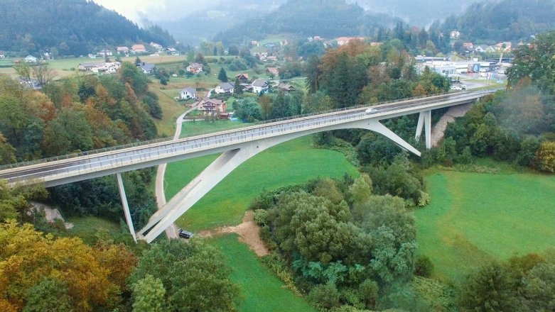 Viadukt Radlje, Zgornja Vižinga, Radlje, 2002, Metod Krajnc, ISB, foto: ISB