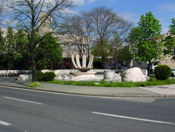 The “Hidden Hand” Memorial Fountain, Mostar, 1982, Sulejman Ðapo