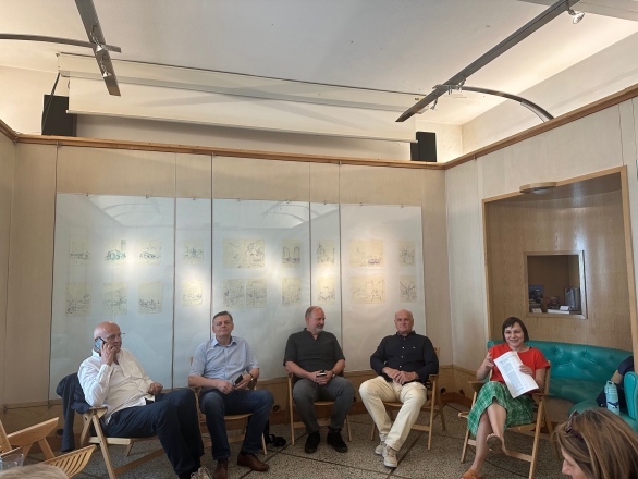 from left to right: architect Peter Gabrijelčič, structural engineer Viktor Markelj, architect Damjan Bradač, structural engineer Marjan Pipenbaher, moderator Kristina Dešman