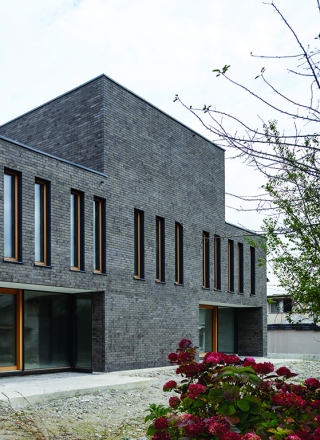 A036, brick twin house, Ljubljana, 2020, Arhitektura, photo Miran Kambič